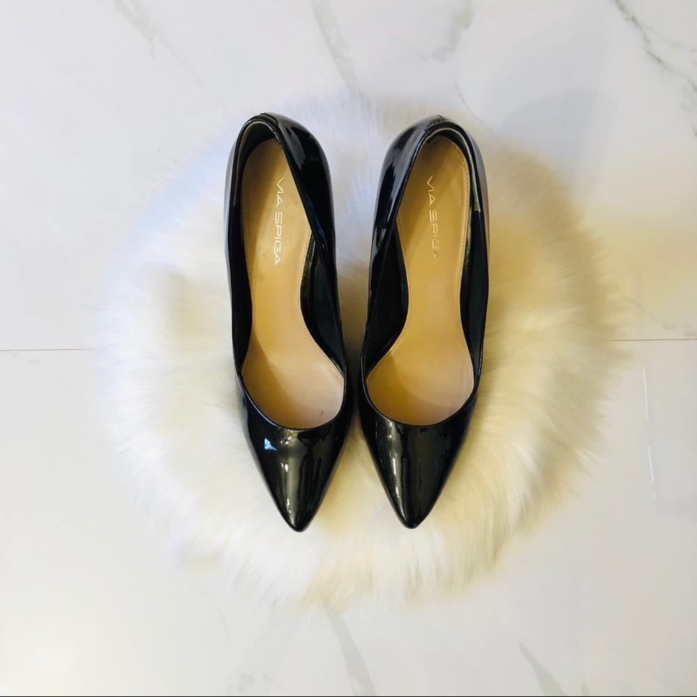 VIA SPIGA Patent Leather Pumps